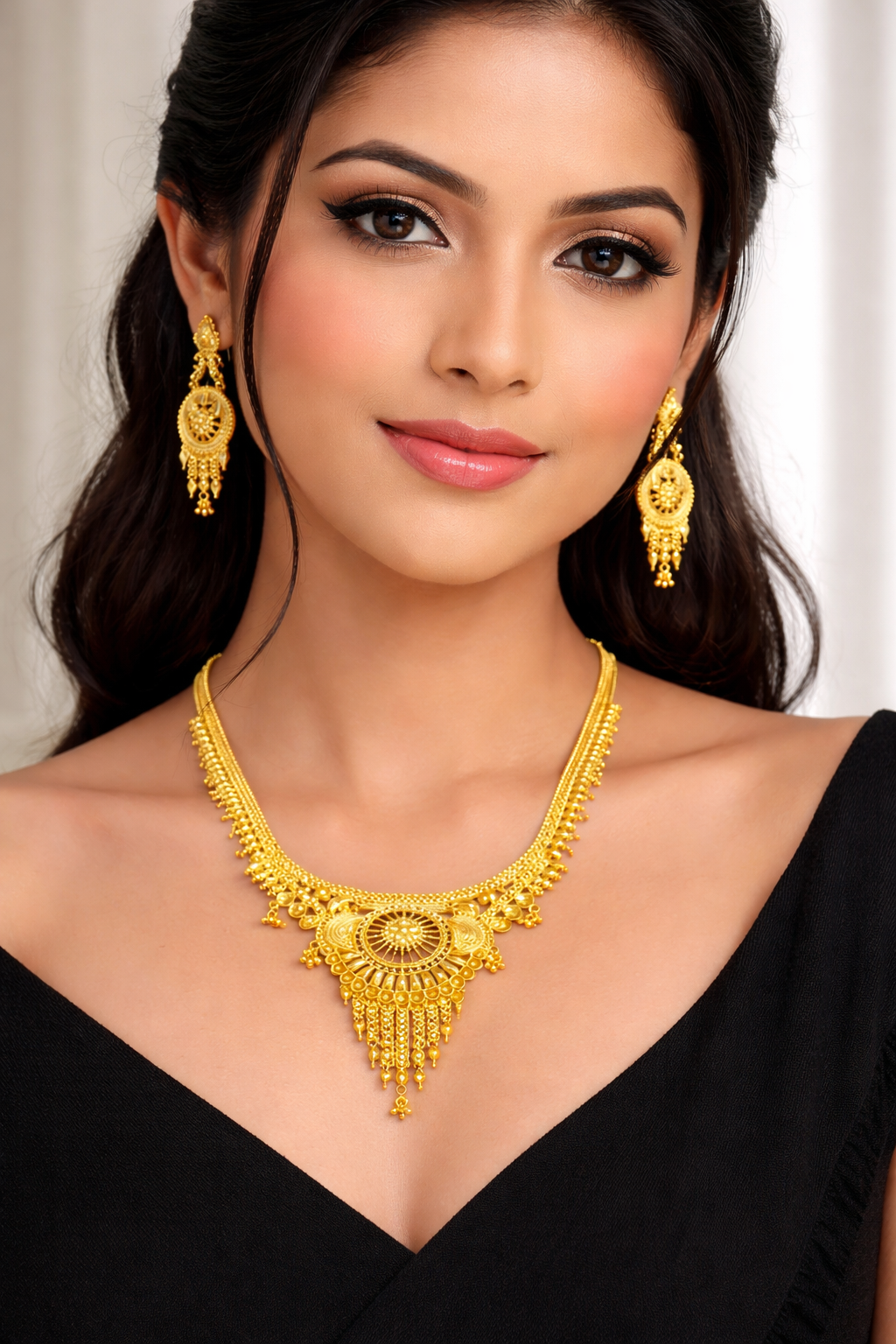Classic Filigree Gold Necklace Set