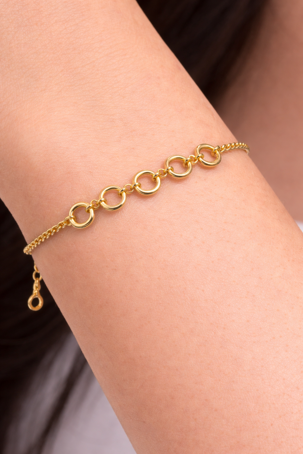 Elegant Five-Circle Gold Chain Bracelet