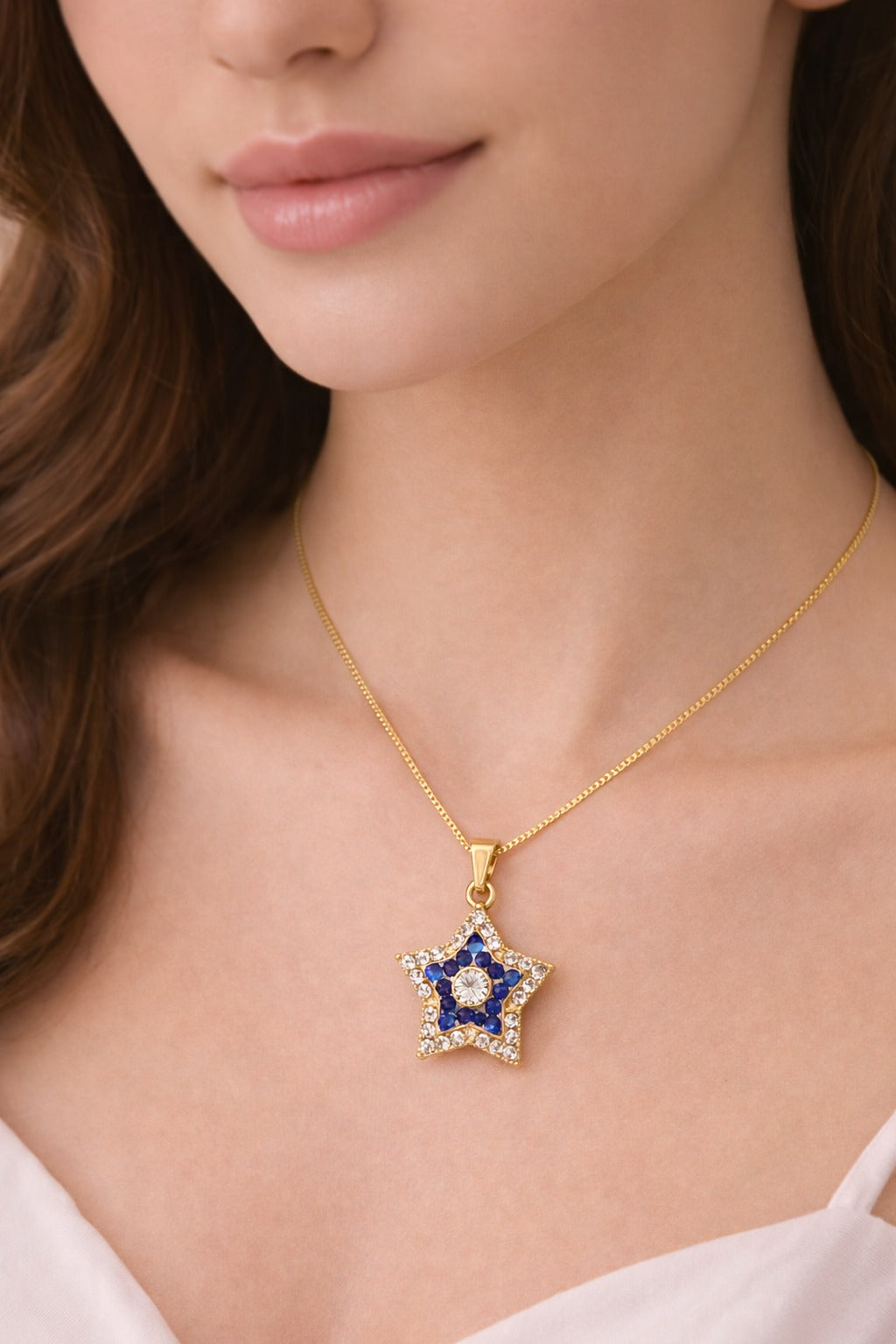Elegant Gold Star Pendant