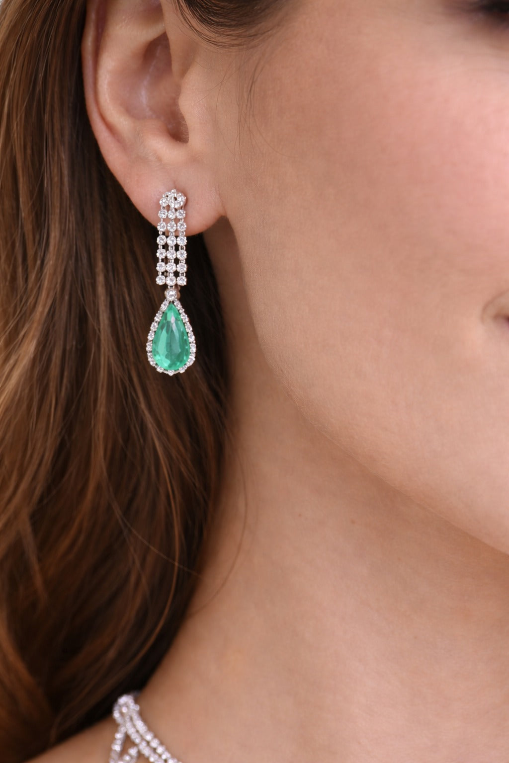 Elegant Diamond-Style Choker Necklace Set with Pink & Green Teardrop