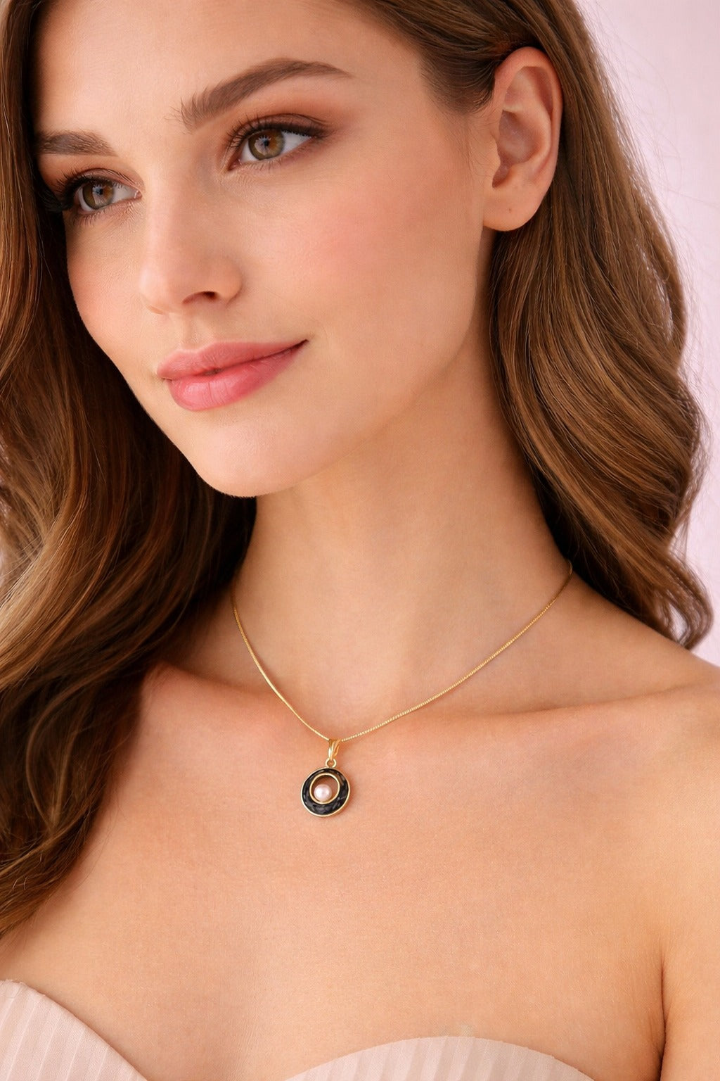 Black Halo Pearl Gold Pendant