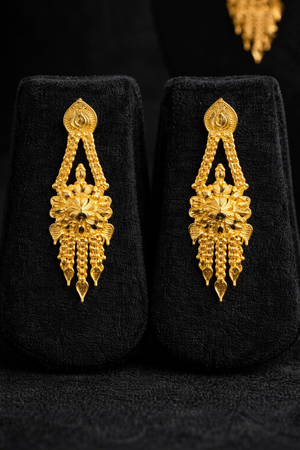 Royal Floral Cascade Gold Necklace Set