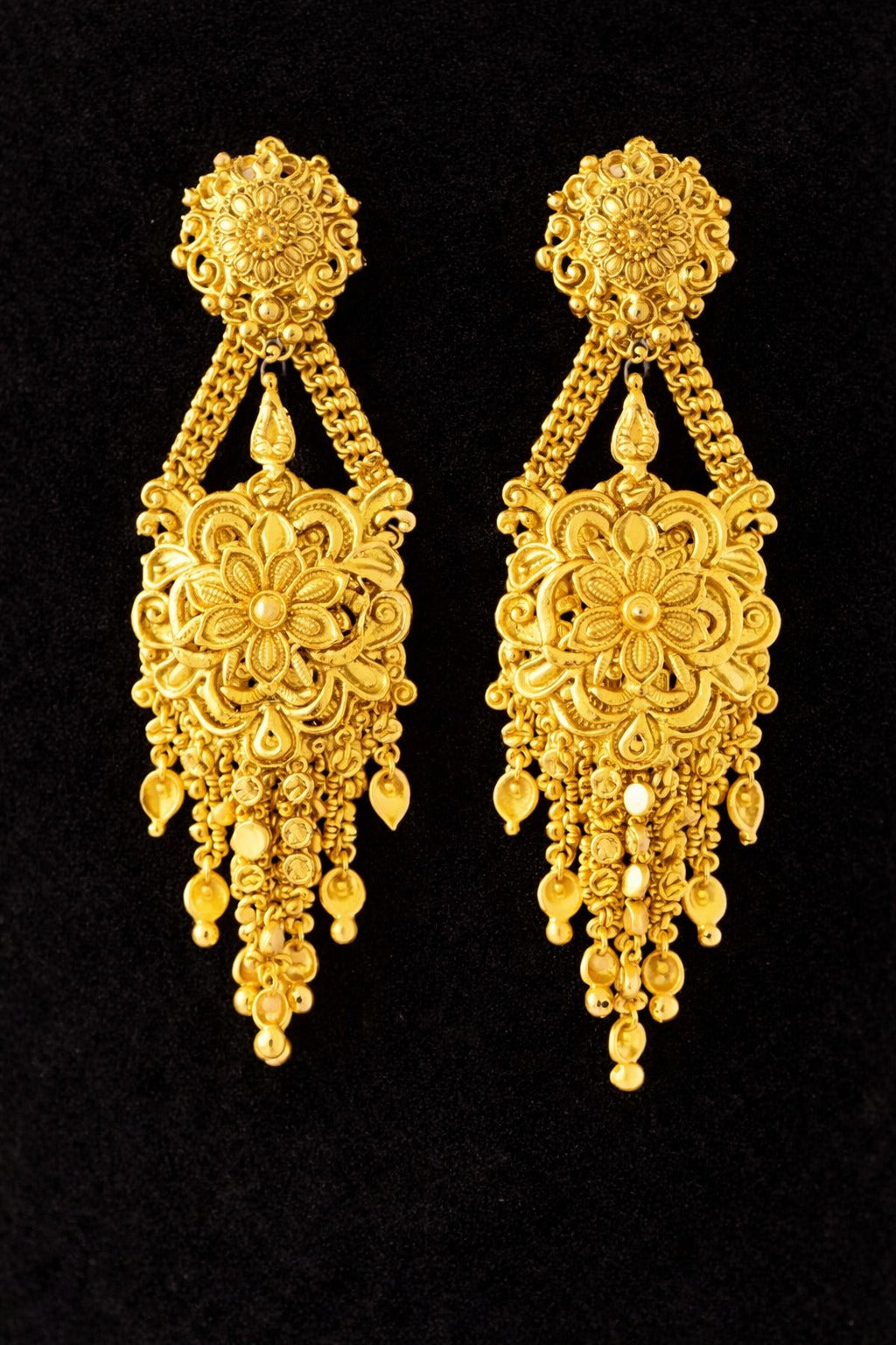 Royal Heritage Gold Bridal Necklace Set with Statement Pendant