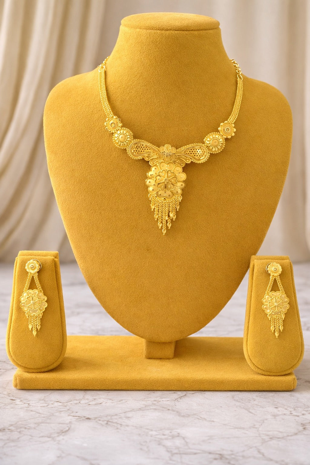 Regal Floral Gold Elegance Necklace Set with Statement Pendant & Drop Earrings