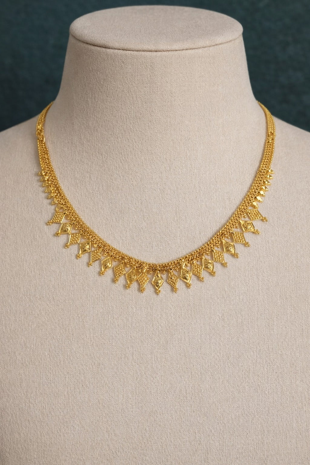Royal Filigree Gold Drop Necklace Set