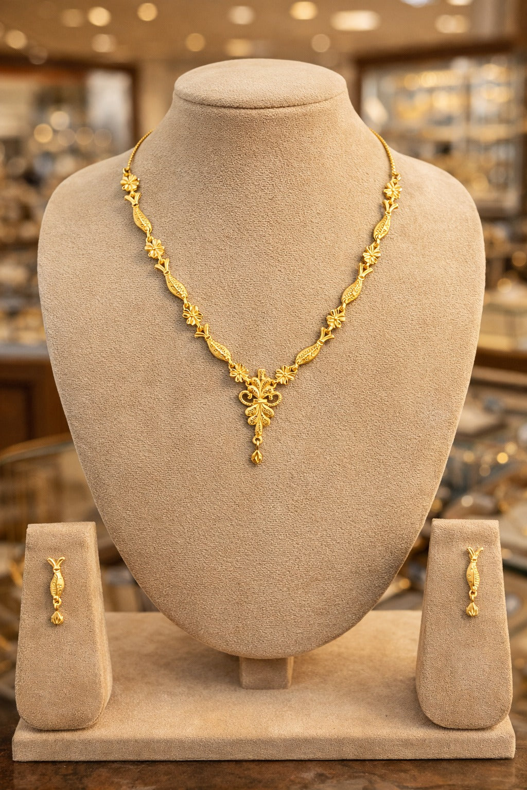Elegant Floral Drop Gold Necklace Set