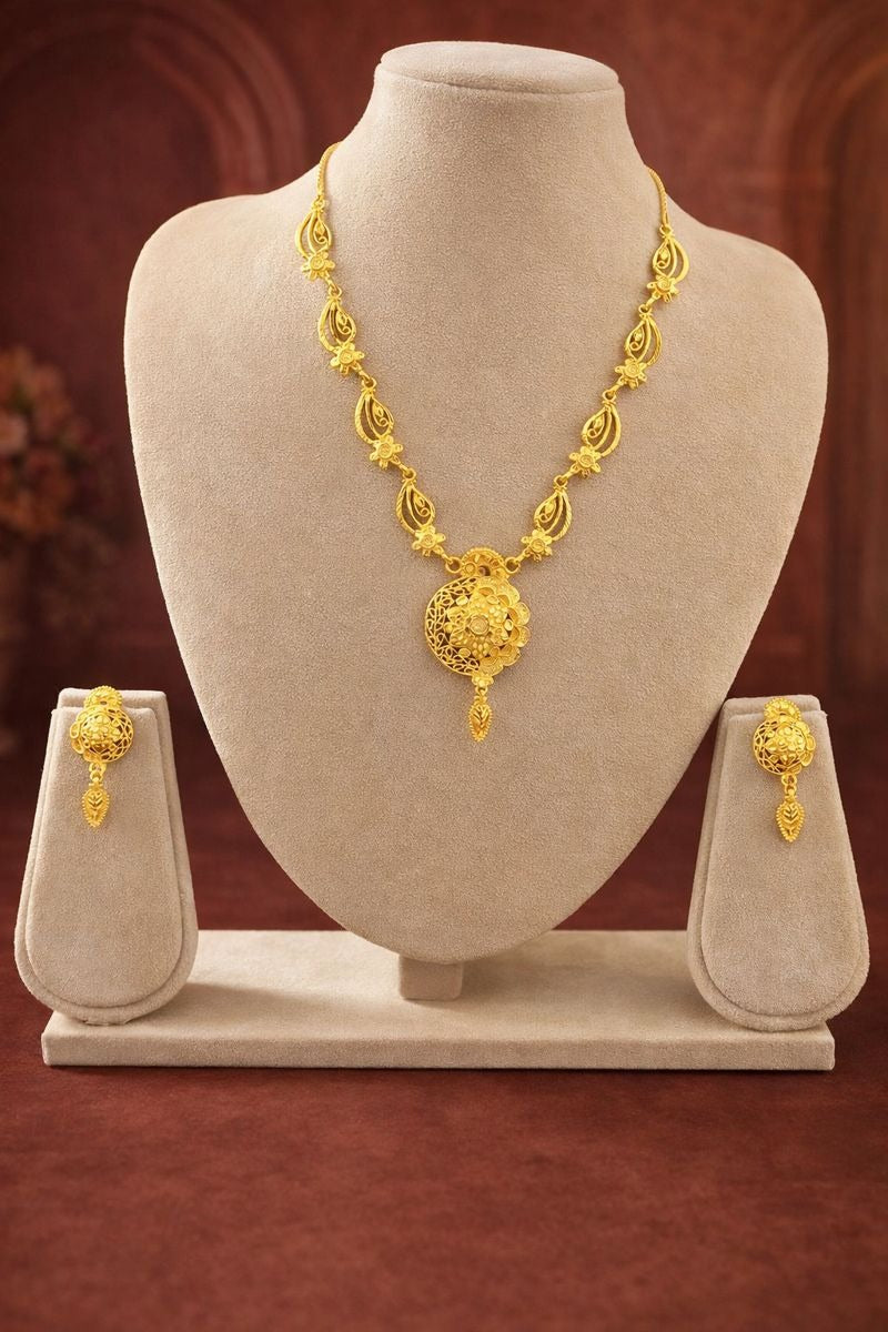 Elegant Floral Medallion Gold Necklace Set