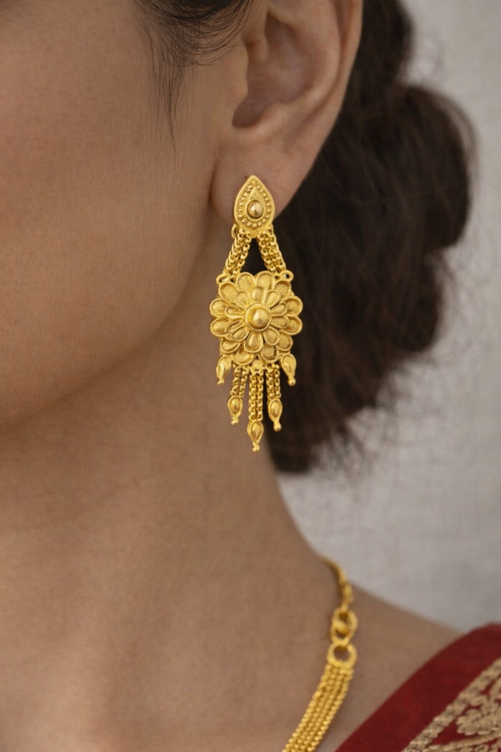 Royal Temple Spike Motif Gold Necklace Set