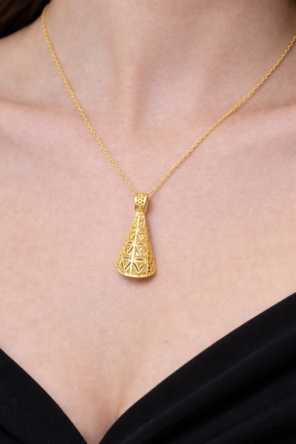 Royal Filigree Cone Pendant Necklace Set