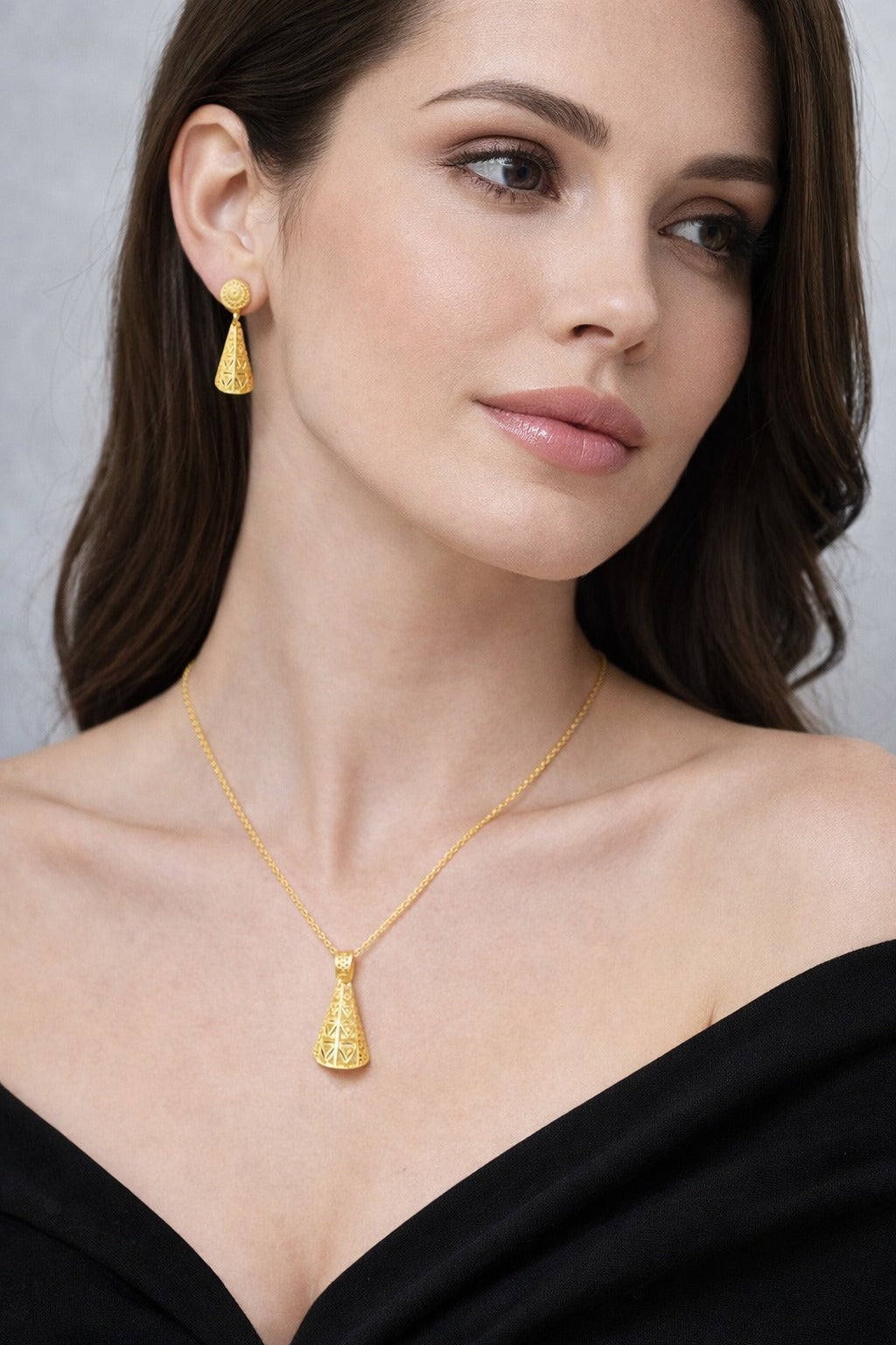 Royal Filigree Cone Pendant Necklace Set