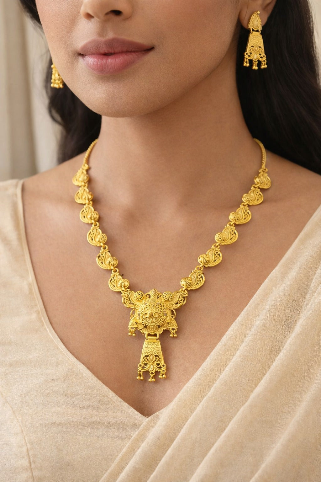 Royal Filigree Temple-Style Gold Necklace Set with Ornate Pendant