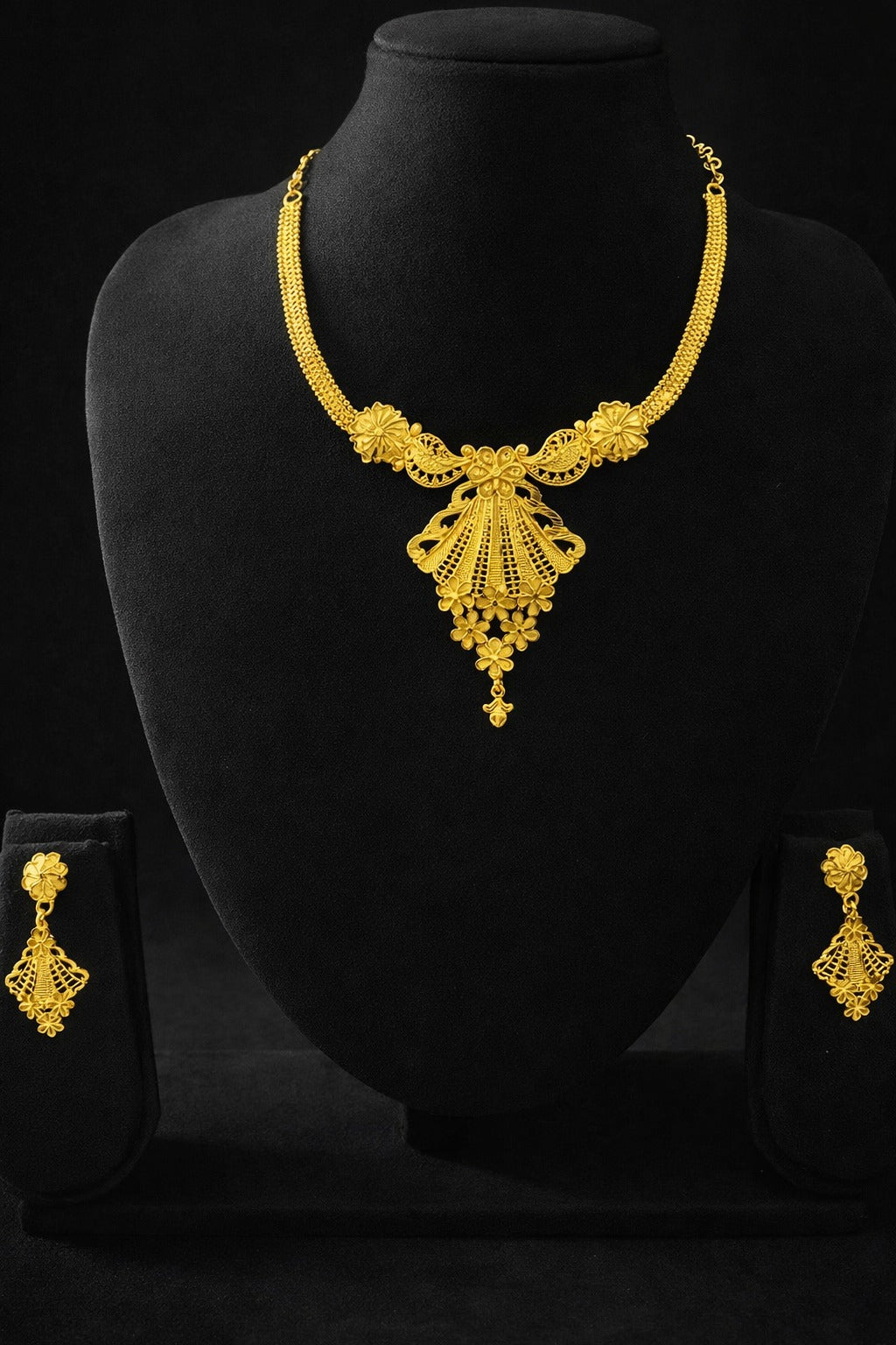 Royal Bloom Gold Filigree Necklace Set