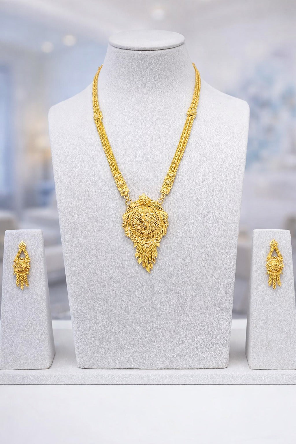 Royal Floral Gold Pendant Necklace Set with Matching Earrings