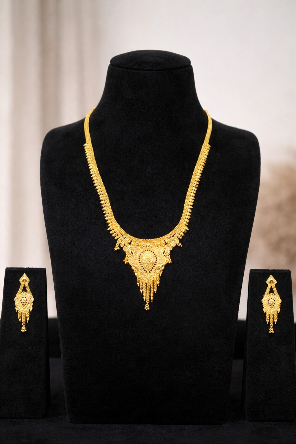 Eternal Royal Drop Gold Necklace & Earrings Set