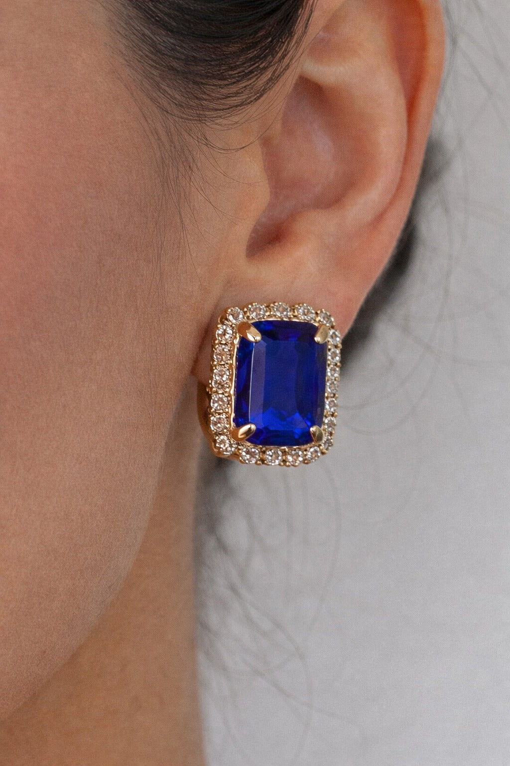 Royal Sapphire Elegance Necklace & Earrings Set